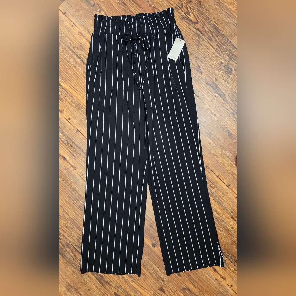 Emi&Joe black pants nwt stripes pockets comfy pull on cute